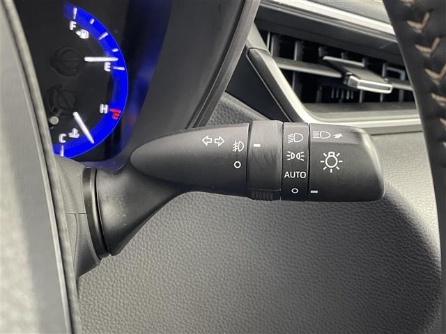 Toyota COROLLA TOURING 2019 7533857-8
