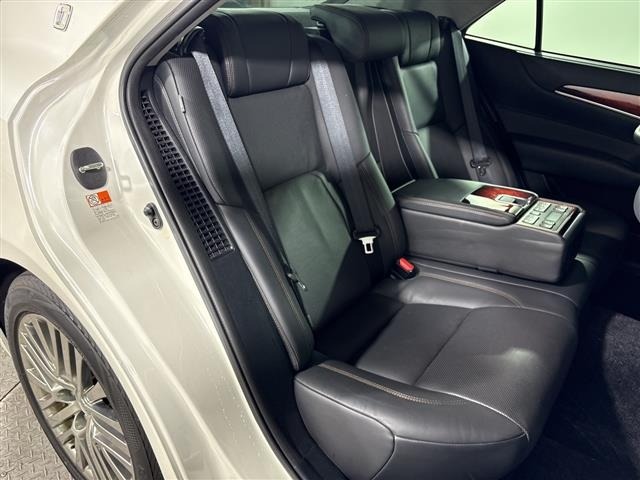Toyota CROWN MAJESTA 2015 7539847-9