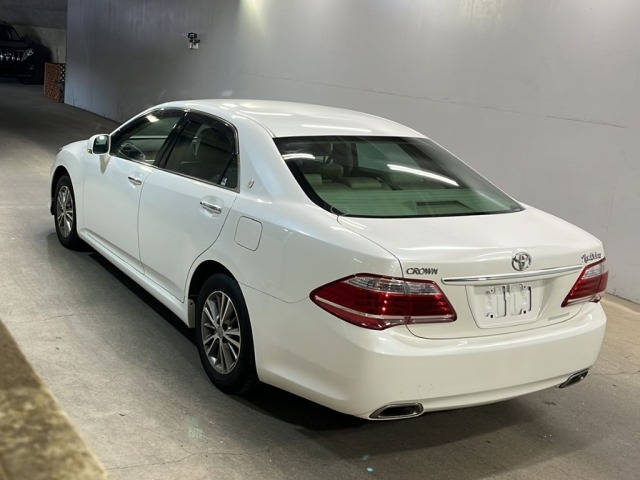 Toyota CROWN 2012 7538606-1