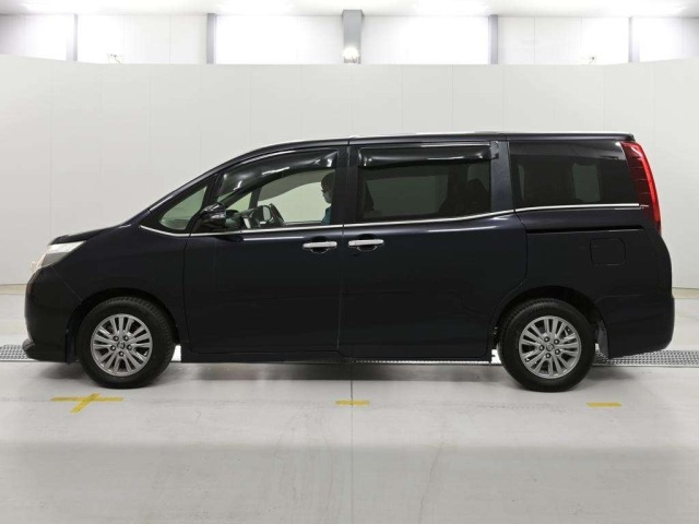 Toyota ESQUIRE 2015 7529854-4