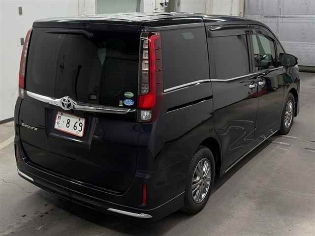 Toyota ESQUIRE 2015 7529886-5