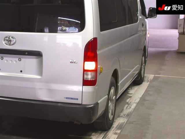Toyota HIACE COMMUTER 2017 7524869-8