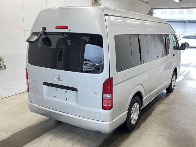 Toyota HIACE COMMUTER 2011 7524875-1