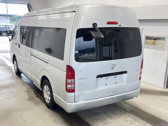 Toyota HIACE COMMUTER 2011 7524875-5