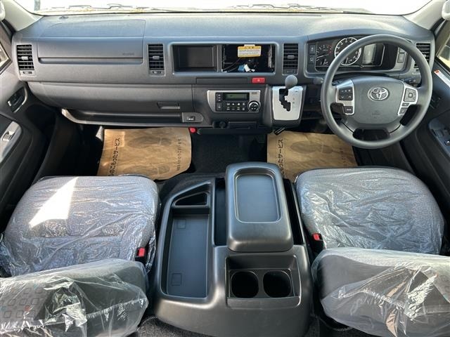 Toyota HIACE COMMUTER 2026 7524876-19