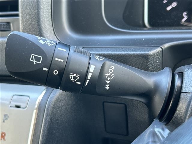 Toyota HIACE COMMUTER 2026 7524876-5