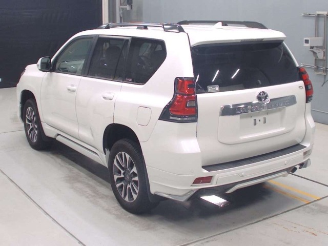 Toyota LAND CRUISER PRADO 2023 7527122-6