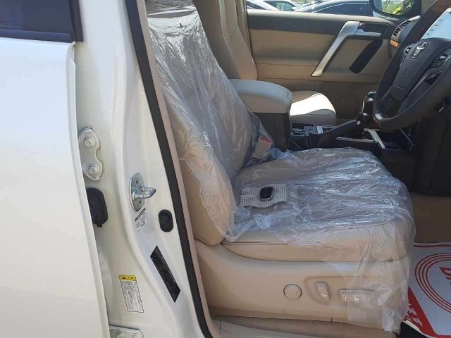 Toyota LAND CRUISER PRADO 2023 7527122-8