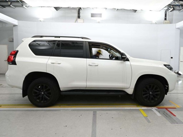 Toyota LAND CRUISER PRADO 2023 7527186-3