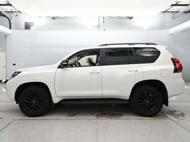 Toyota LAND CRUISER PRADO 2023 7527186-4