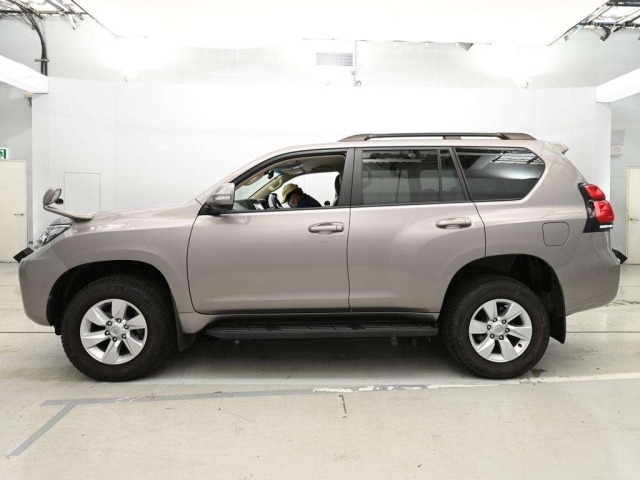 Toyota LAND CRUISER PRADO 2021 7527351-4