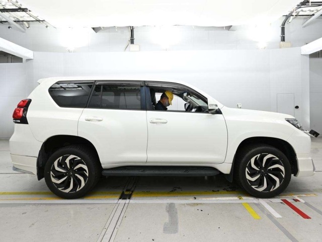 Toyota LAND CRUISER PRADO 2018 7527386-3