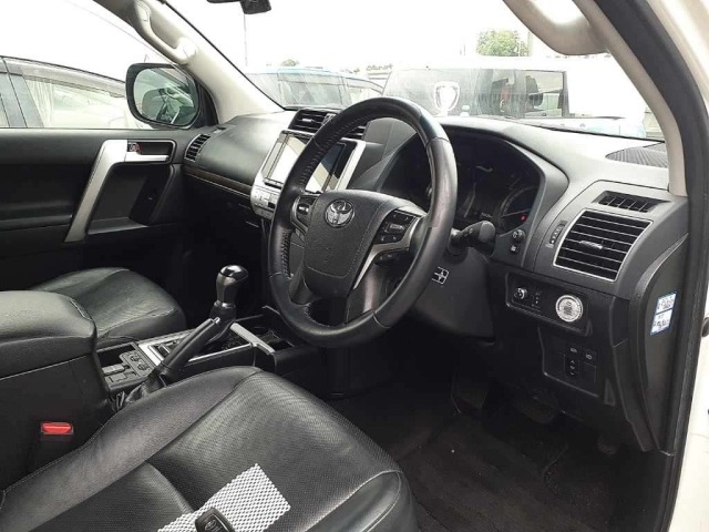 Toyota LAND CRUISER PRADO 2018 7527386-9
