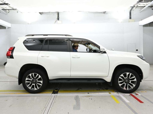Toyota LAND CRUISER PRADO 2021 7527410-3