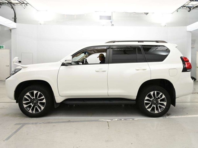 Toyota LAND CRUISER PRADO 2021 7527410-4