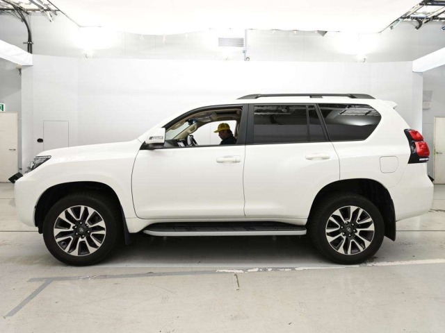 Toyota LAND CRUISER PRADO 2022 7527434-4