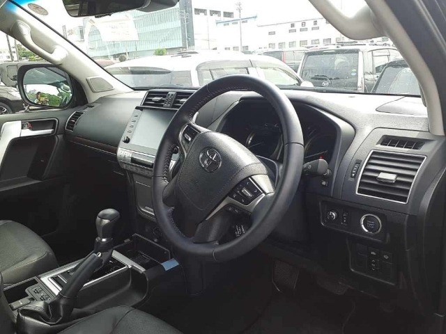 Toyota LAND CRUISER PRADO 2023 7527448-9