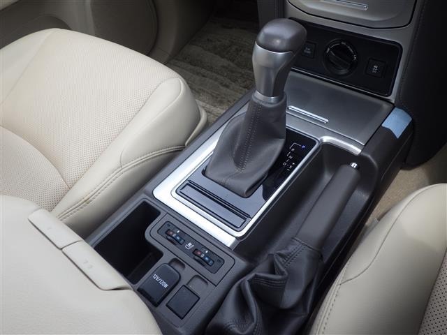 Toyota LAND CRUISER PRADO 2023 7528435-10