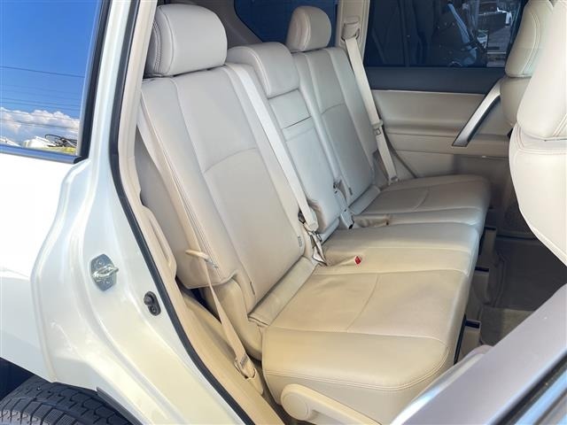 Toyota LAND CRUISER PRADO 2023 7528436-1
