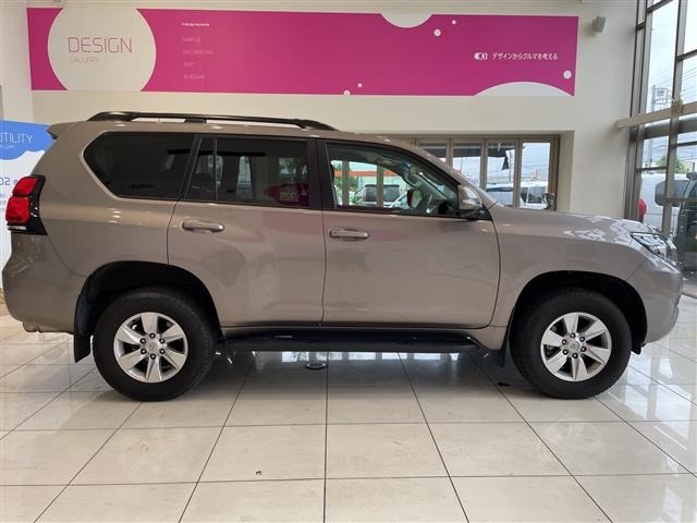 Toyota LAND CRUISER PRADO 2023 7528458-6