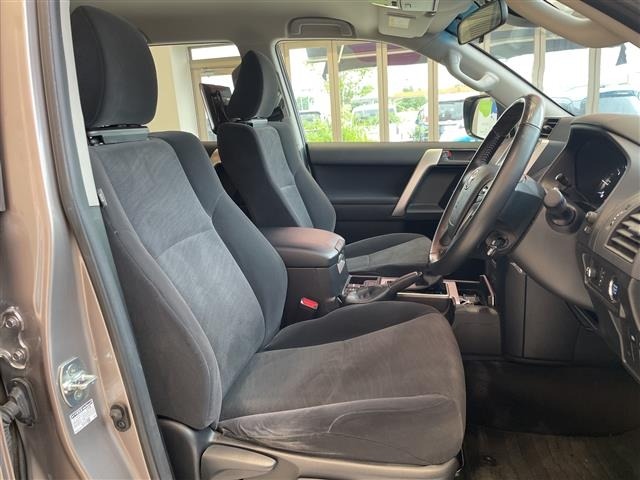 Toyota LAND CRUISER PRADO 2023 7528458-7