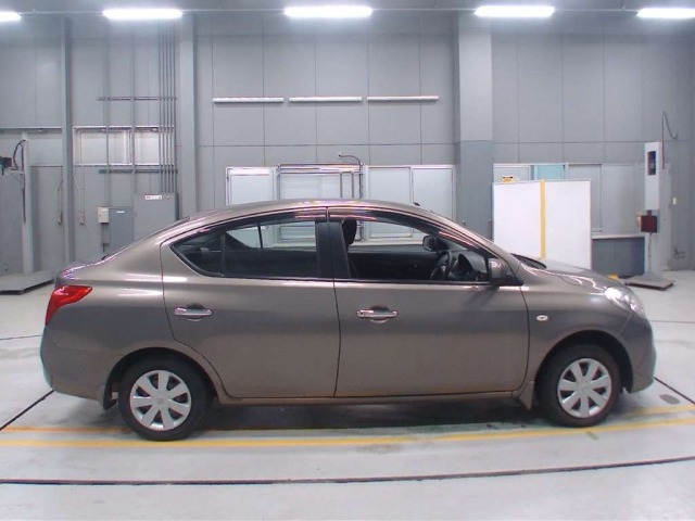 Nissan LATIO 2013 7531848-3
