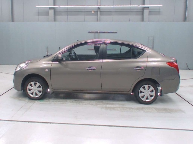 Nissan LATIO 2013 7531848-4
