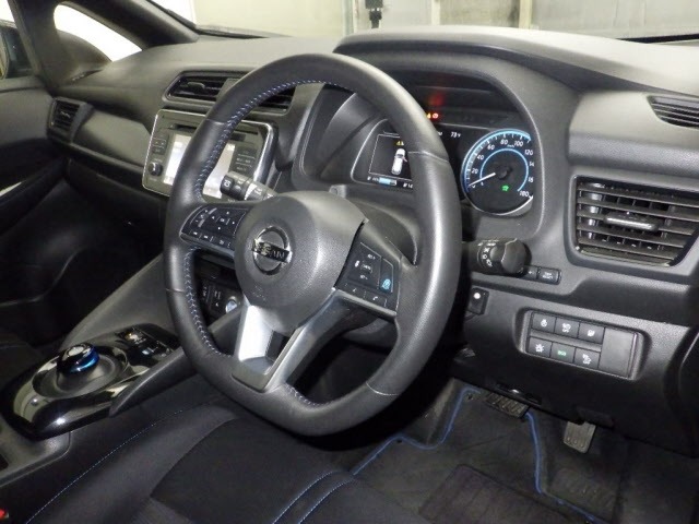 Nissan LEAF 2018 7530723-3