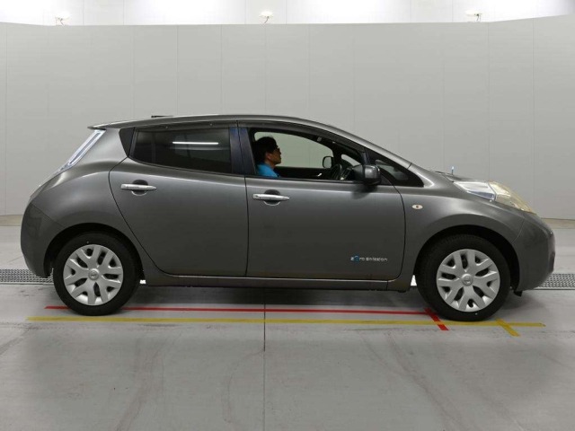 Nissan LEAF 2015 7530738-3
