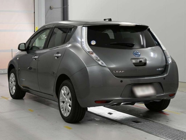 Nissan LEAF 2015 7530738-6