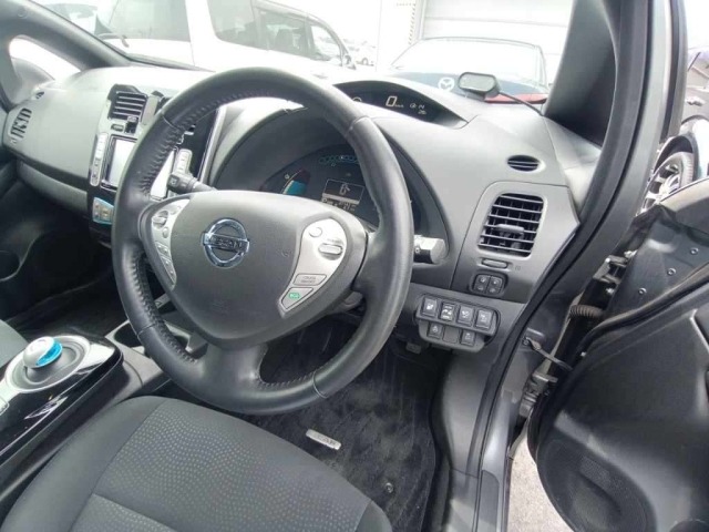 Nissan LEAF 2015 7530738-9