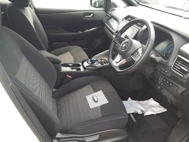 Nissan LEAF 2021 7530761-8