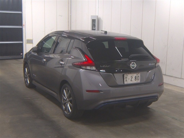 Nissan LEAF 2017 7530784-1