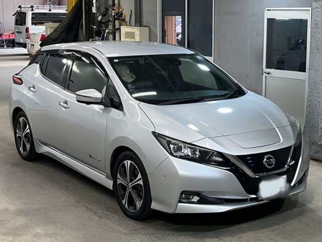 Nissan LEAF 2018 7530802-4