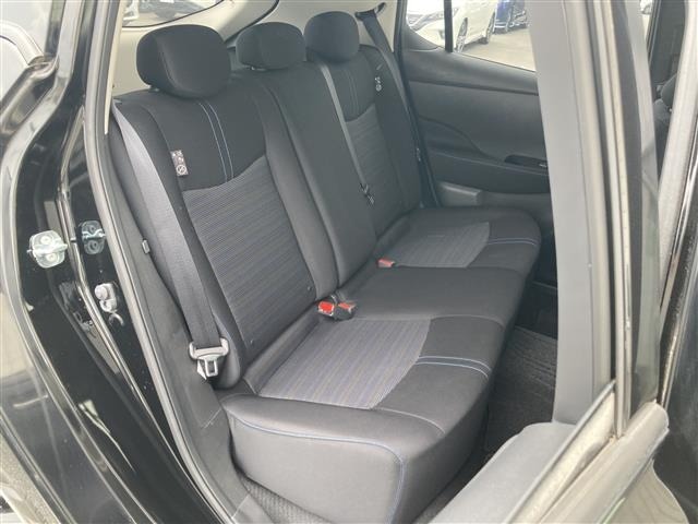 Nissan LEAF 2021 7531019-26