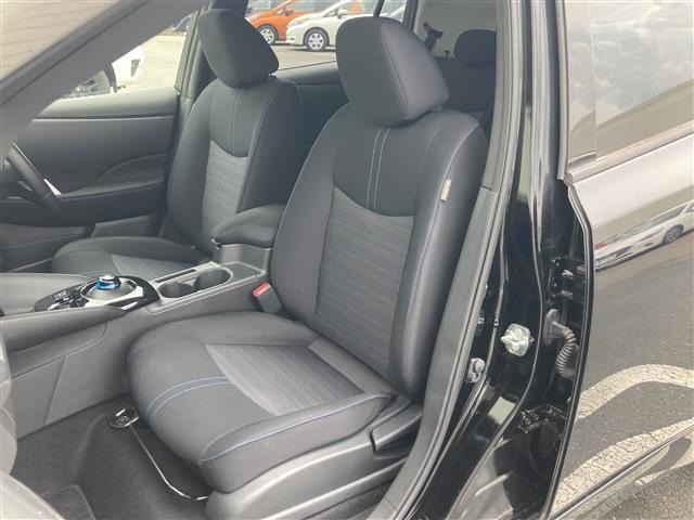 Nissan LEAF 2021 7531019-28