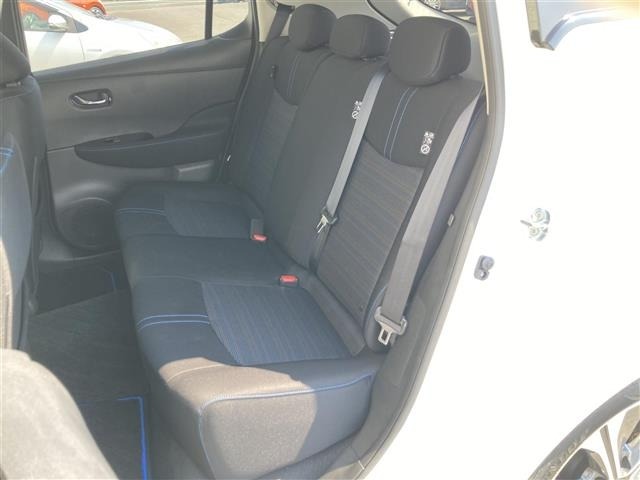 Nissan LEAF 2021 7531020-28