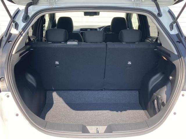 Nissan LEAF 2021 7531020-29