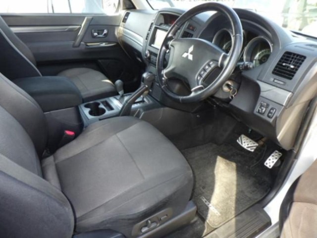 Mitsubishi PAJERO 2010 7543395-3