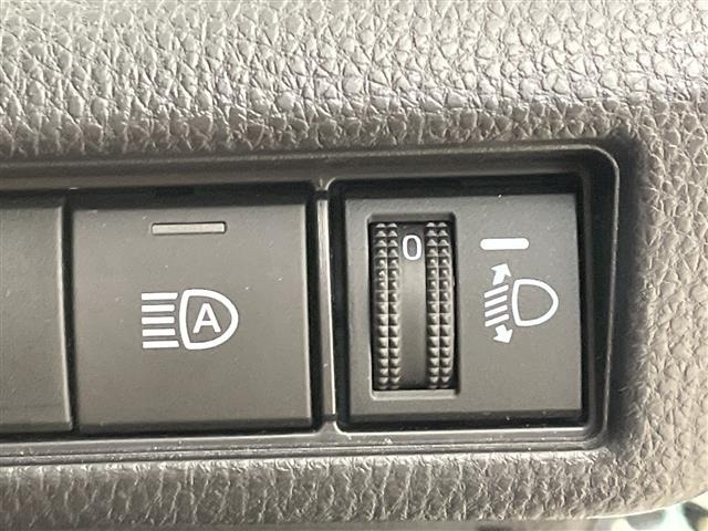 Toyota PRIUS 2024 7526282-5