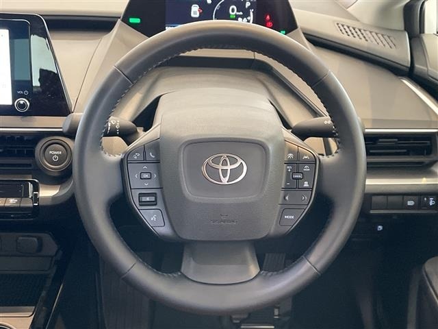 Toyota PRIUS 2024 7526282-6