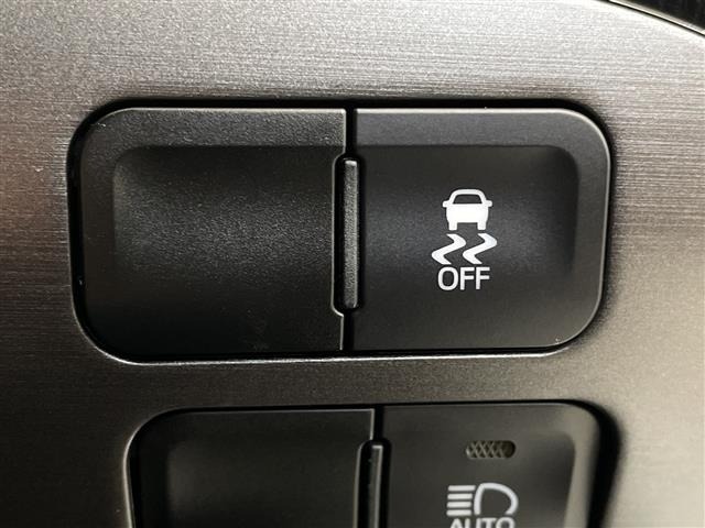 Toyota PRIUS 2022 7526287-9