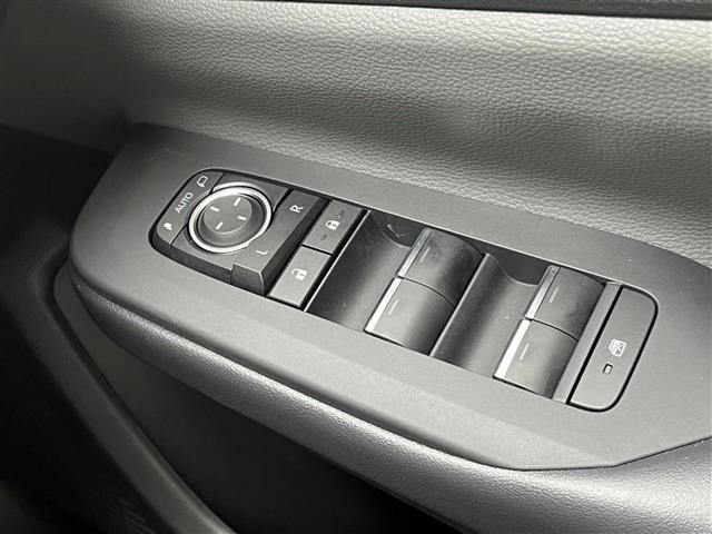 Toyota PRIUS 2024 7526305-4