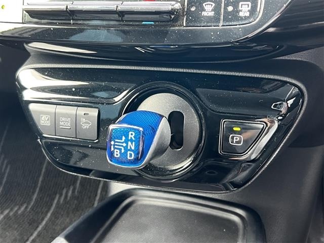 Toyota PRIUS 2019 7526318-12