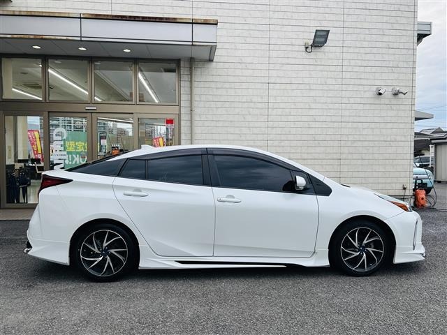 Toyota PRIUS 2022 7526325-7