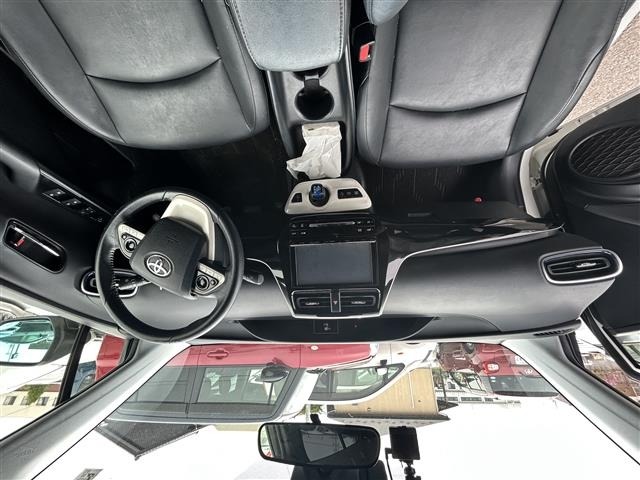 Toyota PRIUS 2017 7526327-2