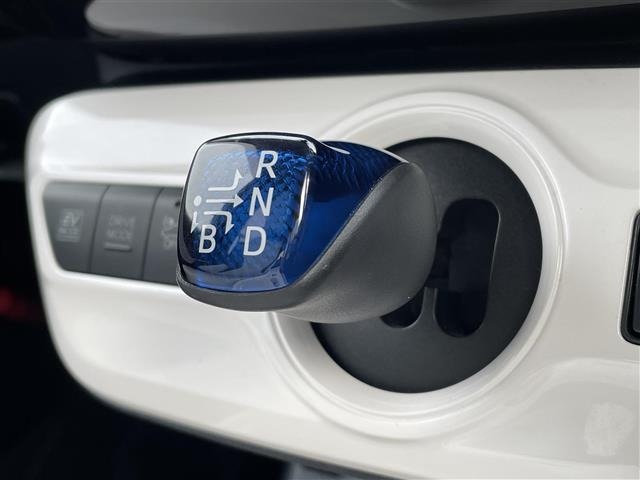 Toyota PRIUS 2017 7526351-1