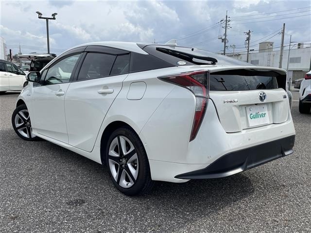 Toyota PRIUS 2017 7526351-13