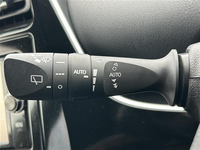 Toyota PRIUS 2018 7526352-25