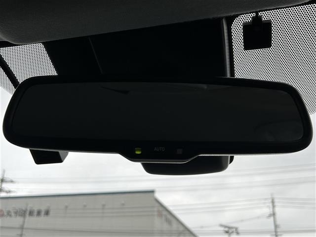 Toyota PRIUS 2018 7526352-8